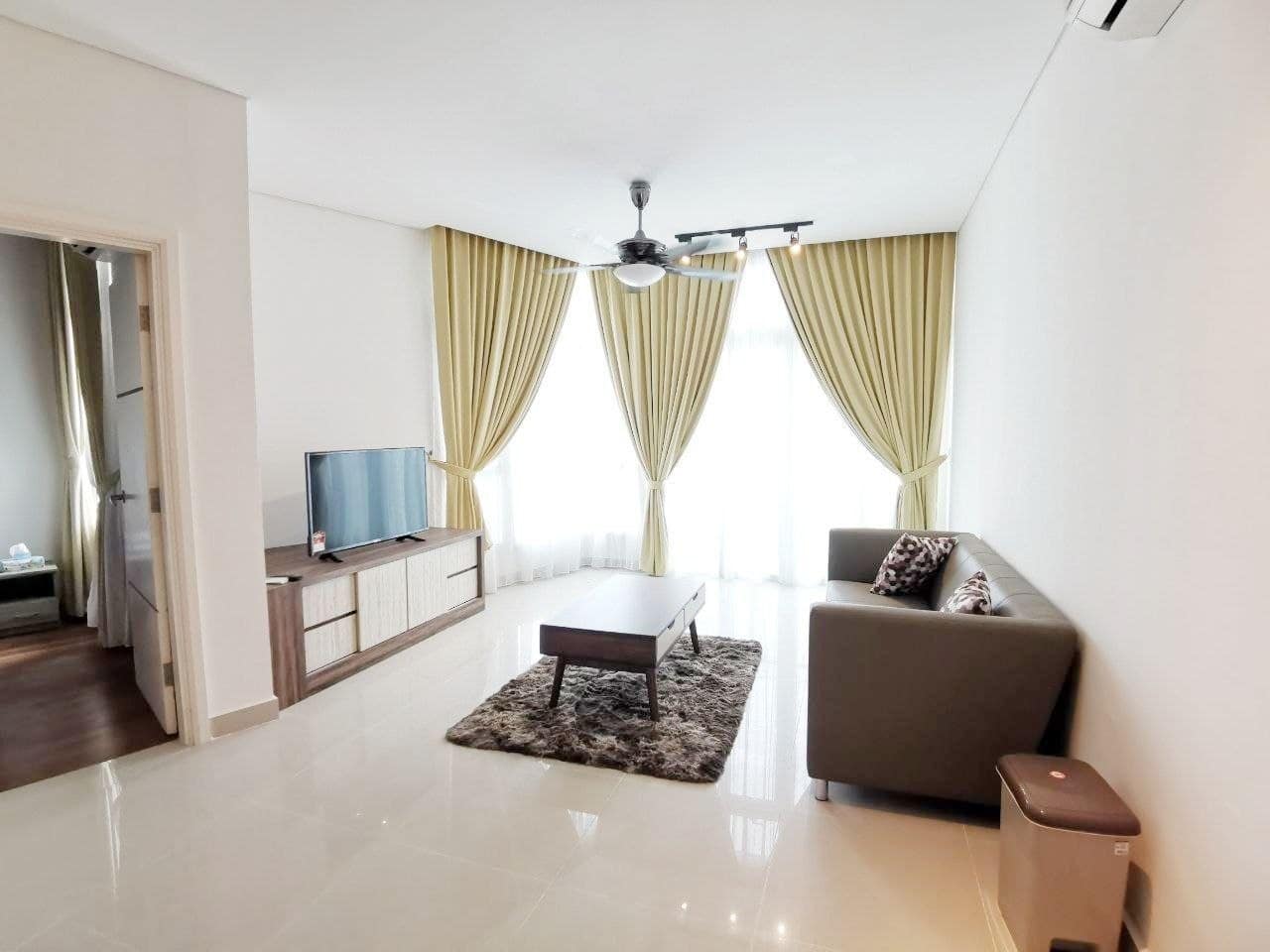 Condo Medini – photo 1