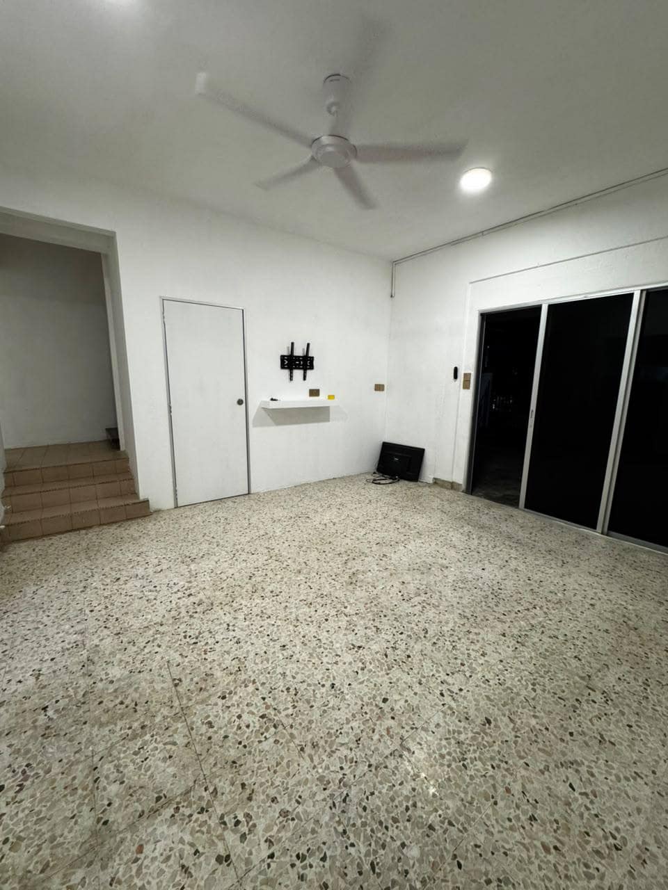 2-Storey Terrace House Kempas – photo 1