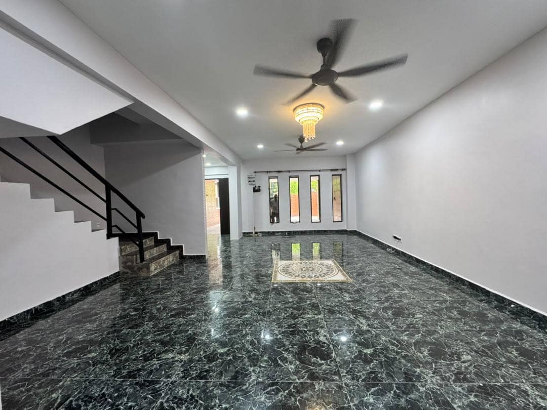 Double Storey Terrace House Permas Jaya – photo 1