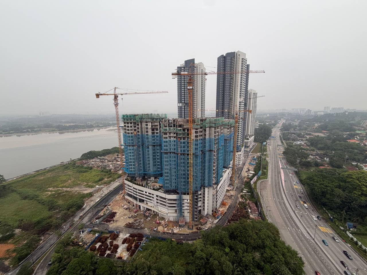 Condominium Country Garden Danga Bay – photo 1