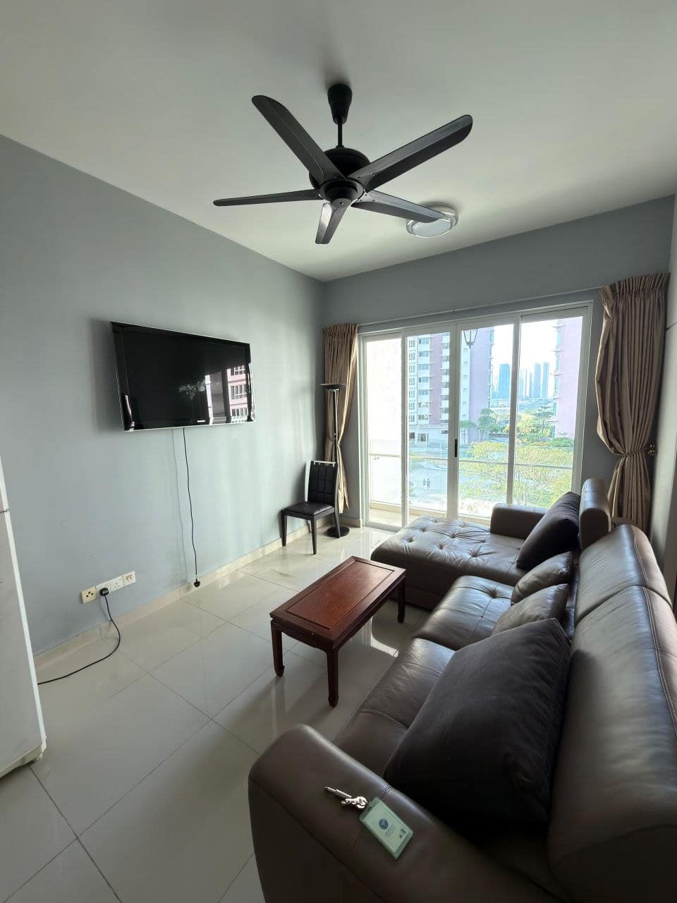 Condo Danga Bay – photo 1