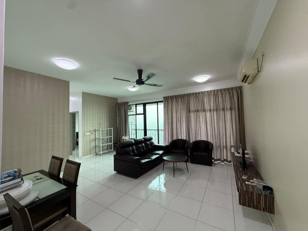 Condo Sky Executive Suites, Bukit Indah – photo 1