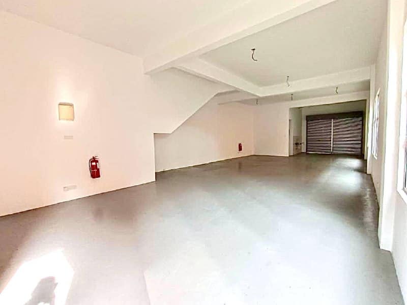 2 Storey Shop Lot Jalan Kiambang 15, Indahpura – photo 1