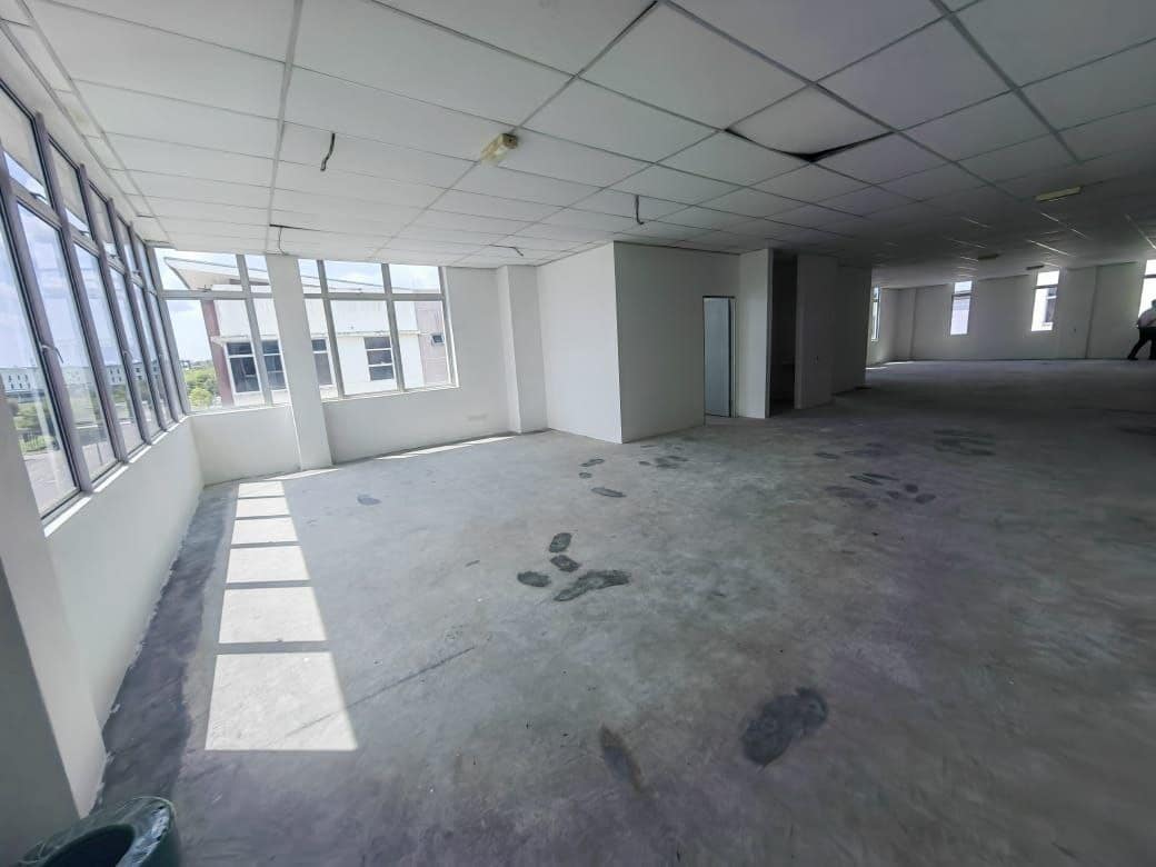 3 Storey Semi-Detached Factory Gelang Patah – photo 1