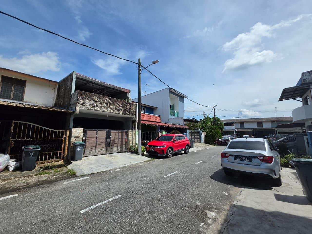 Double Storey Low Cost Pekan Nanas