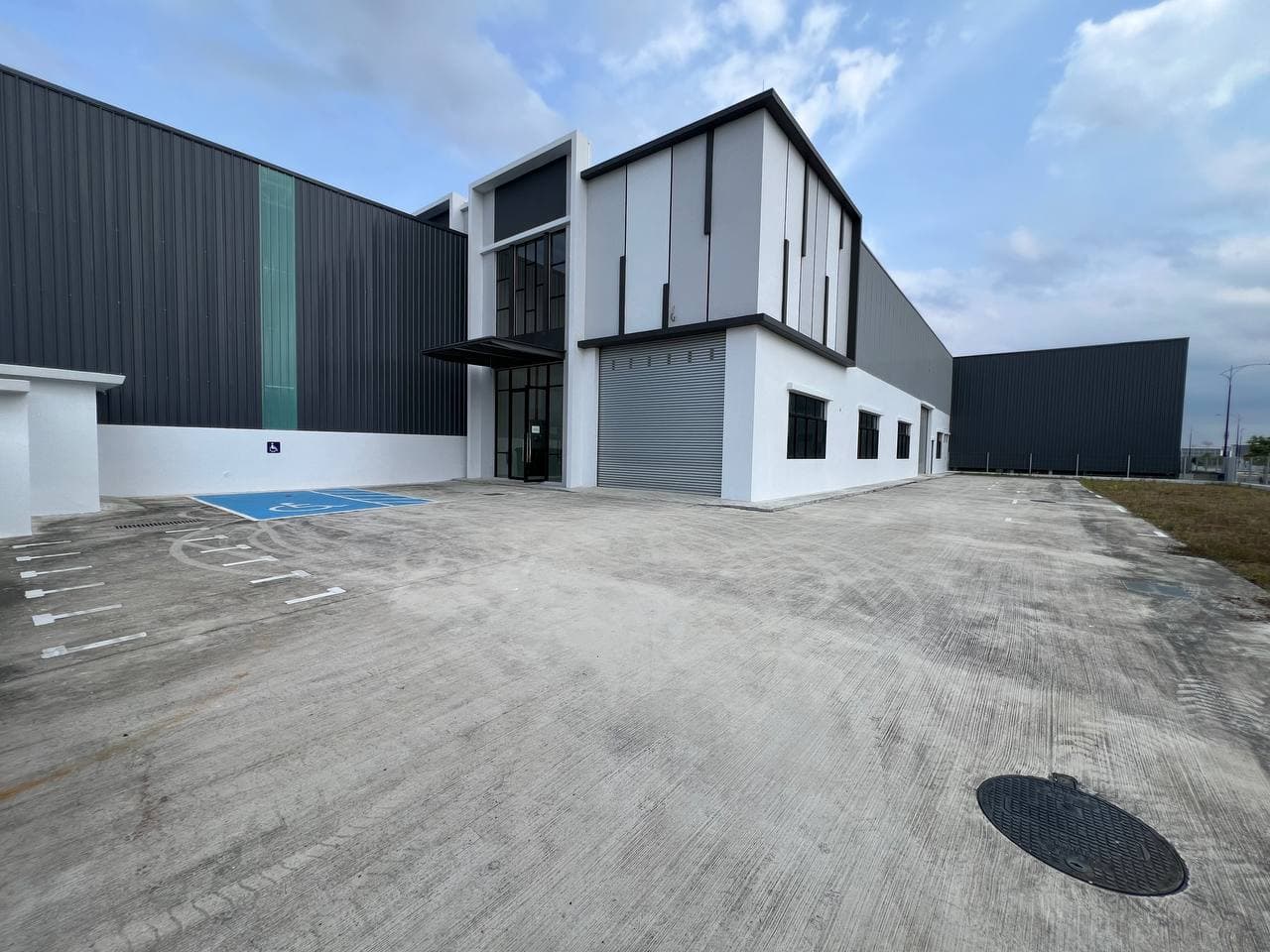 Corner lot Single Storey Cluster Factory Eco Business Park 1 Phase 3 @ Dato Onn – photo 1