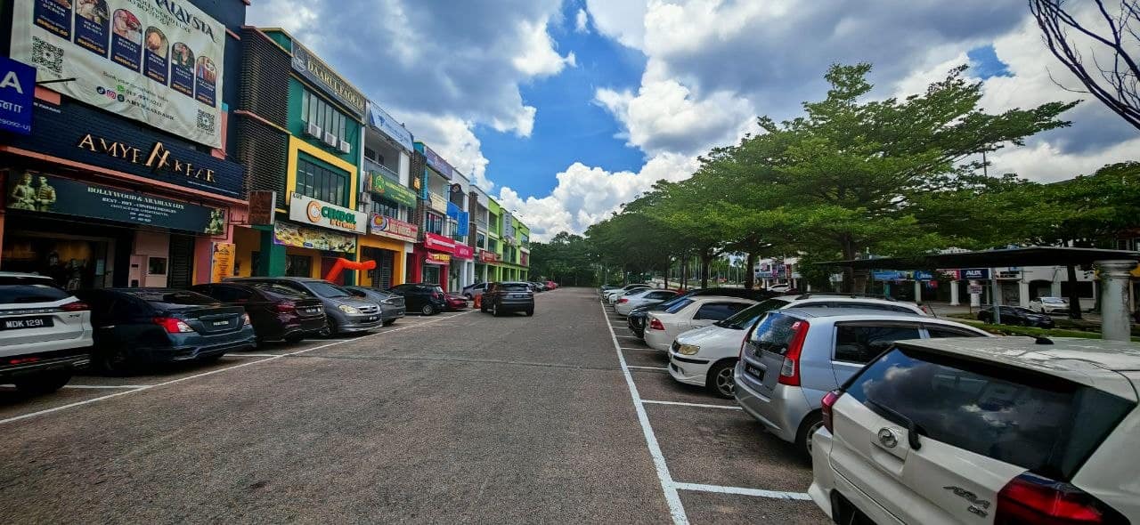 3-Storey Shop Jalan Tembusu 1 – photo 1
