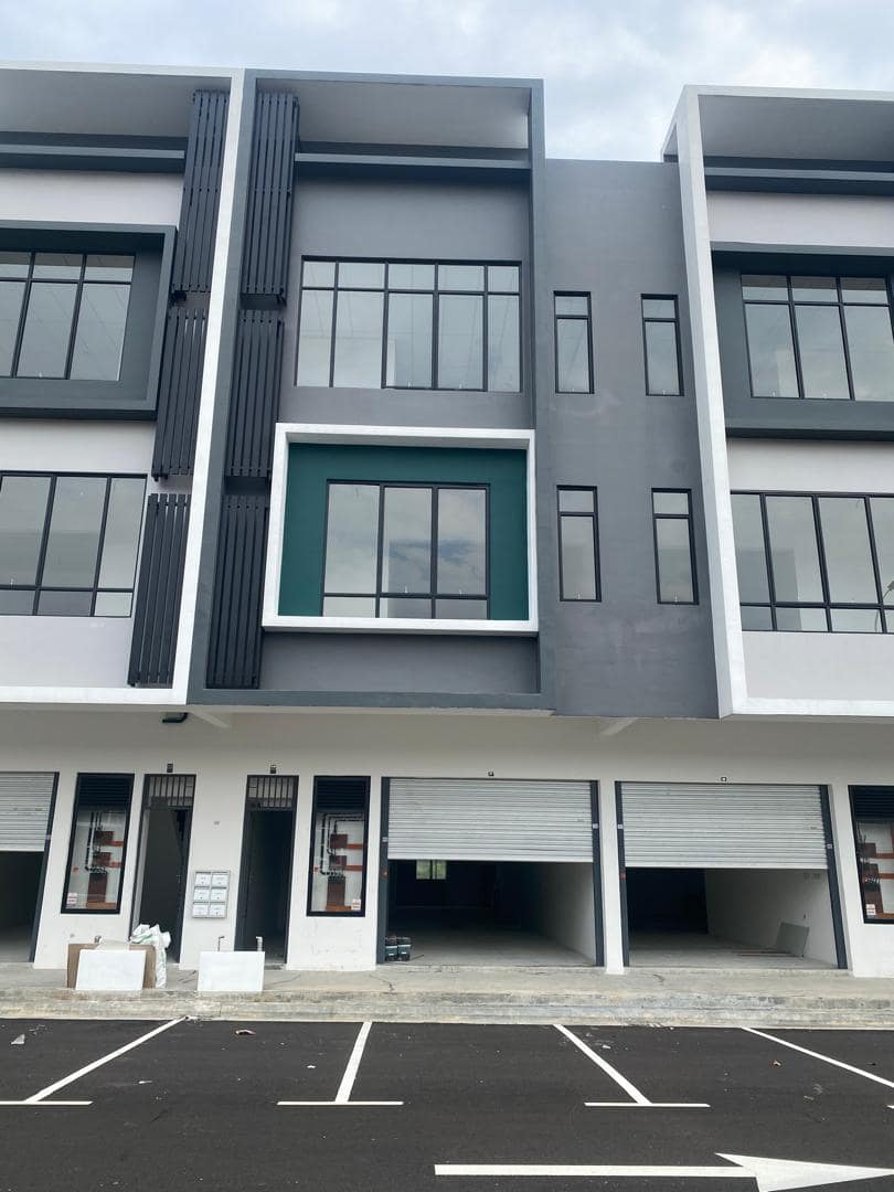 3 Storey Shoplot Jalan Jaya Putra – photo 1