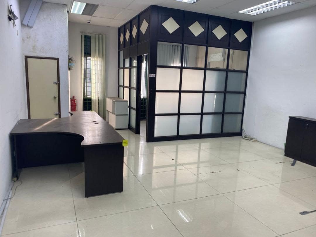 3 Storey Shoplot Danga Walk – photo 1