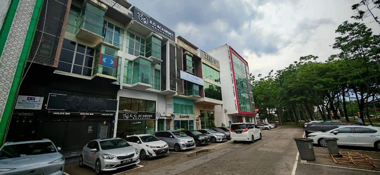 3.5 Storey Shoplot Pusat Perdagangan Danga Utama