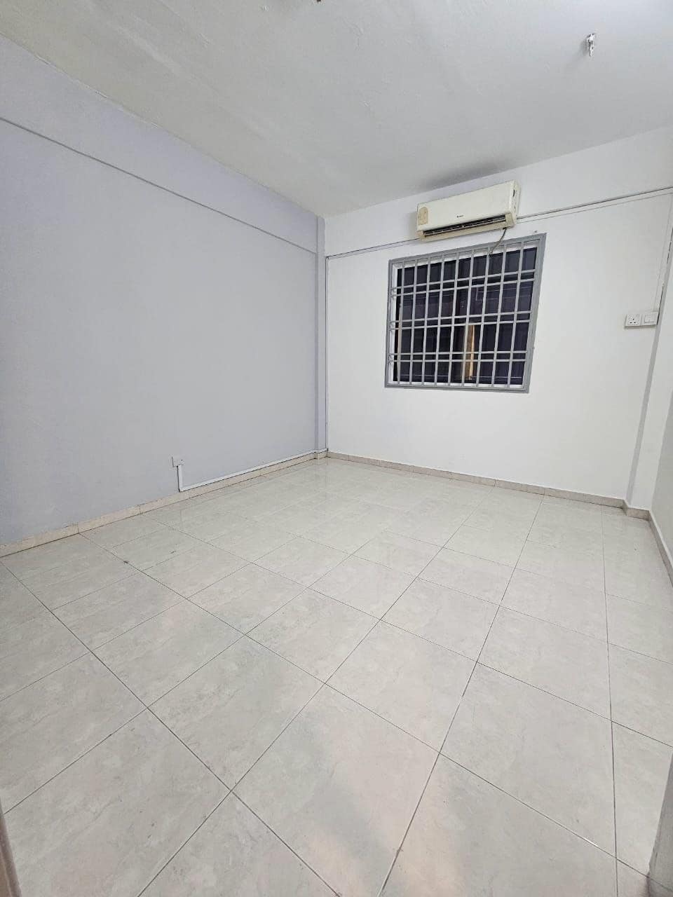 Medium Cost Flat Plentong Utama – photo 1