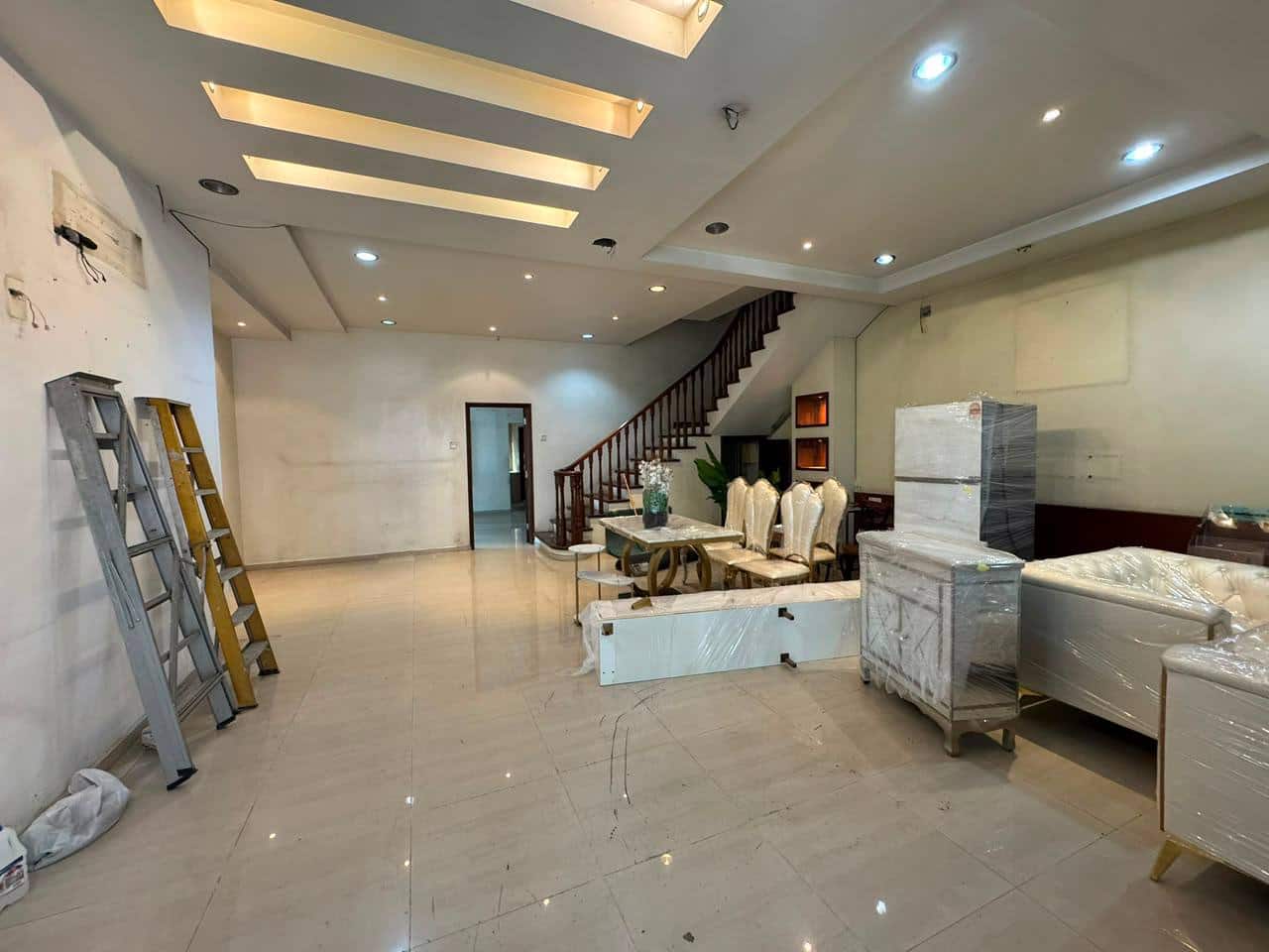 Semi-Detached Commercial Unit Jalan Serampang