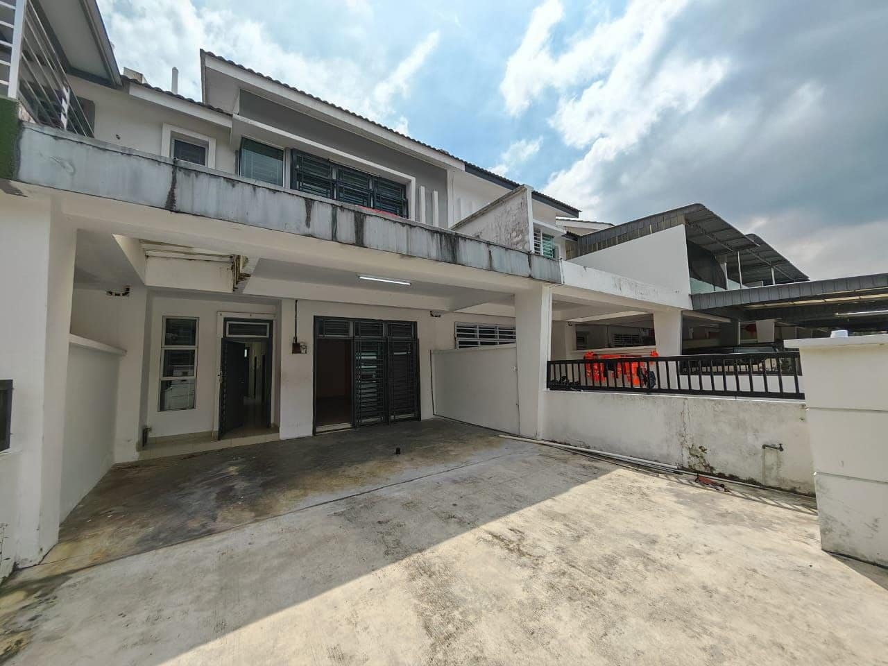 Condo Kempas Utama – photo 1