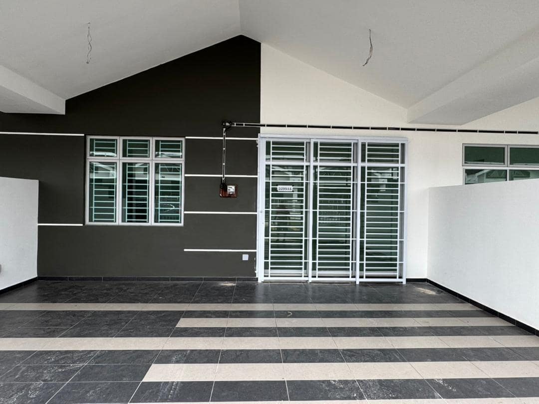Single Storey Terrace House Kulai – photo 1