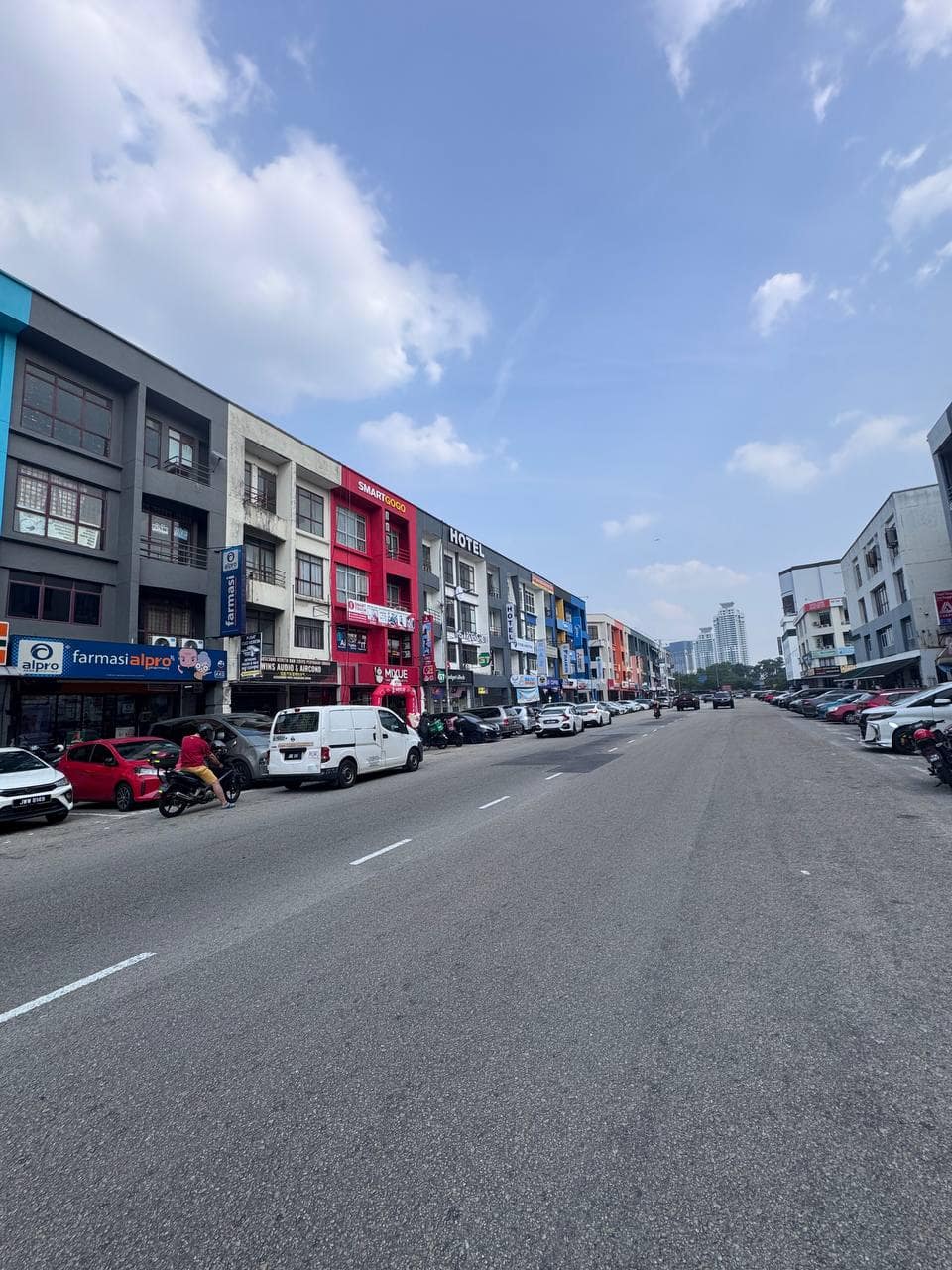 4-Storey Shoplot Permas Jaya 10 – photo 1