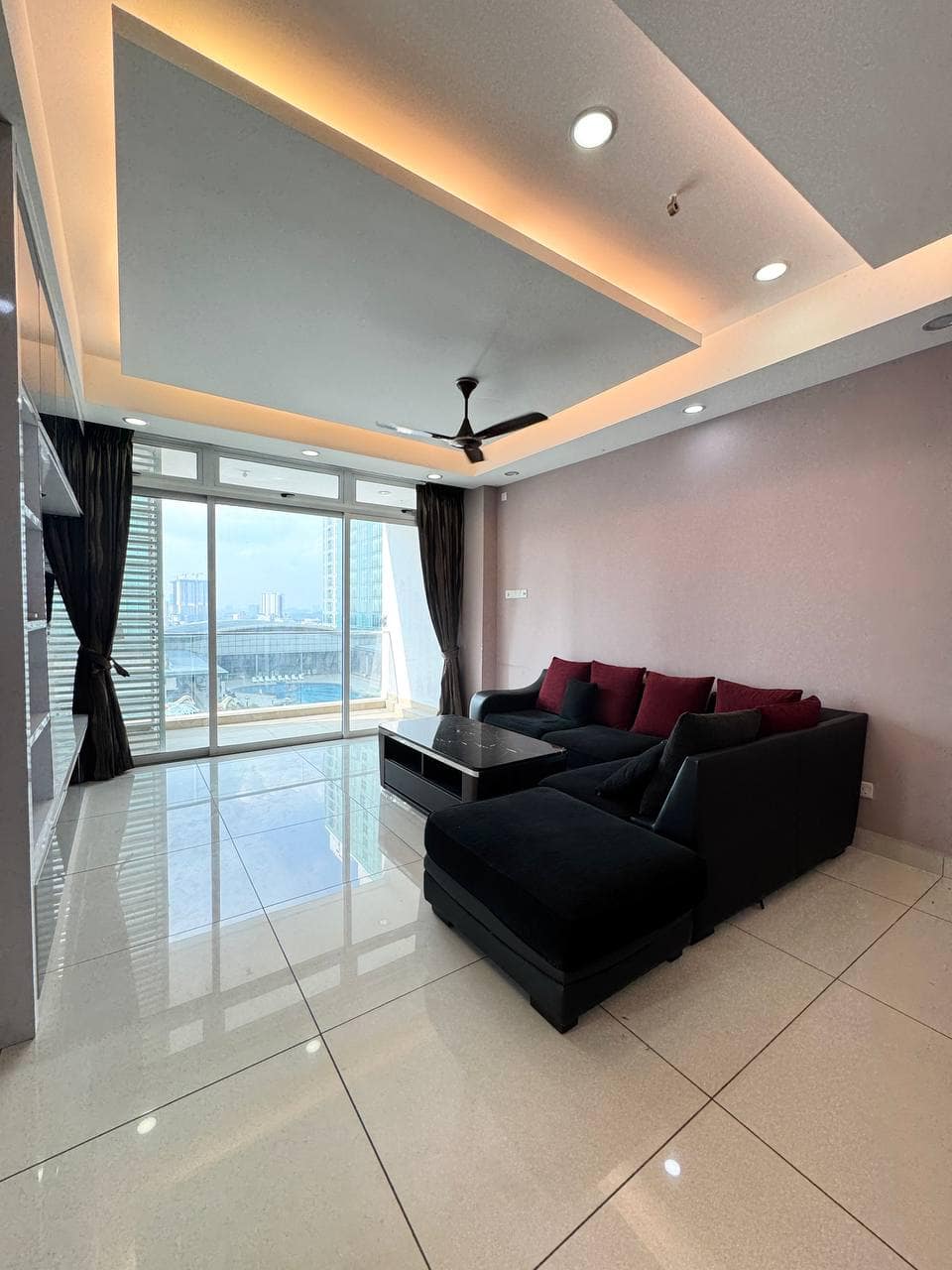 Condo Medini – photo 1
