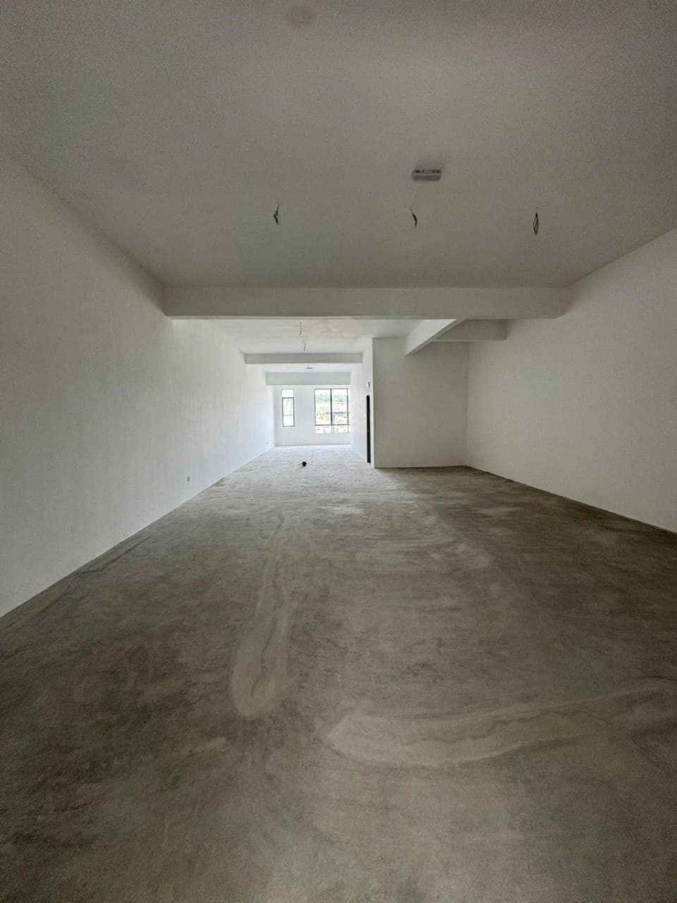 3-Storey Shoplot Crest Austin – photo 1