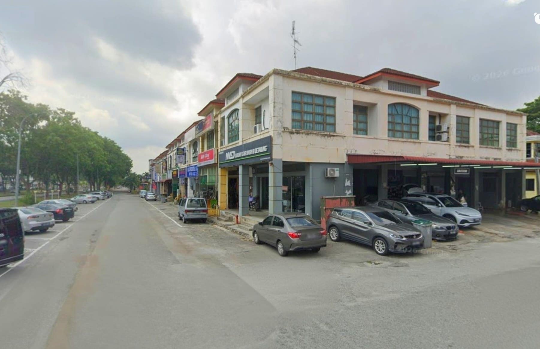 Double Storey Shop Lot Taman Desa Cemerlang – photo 1