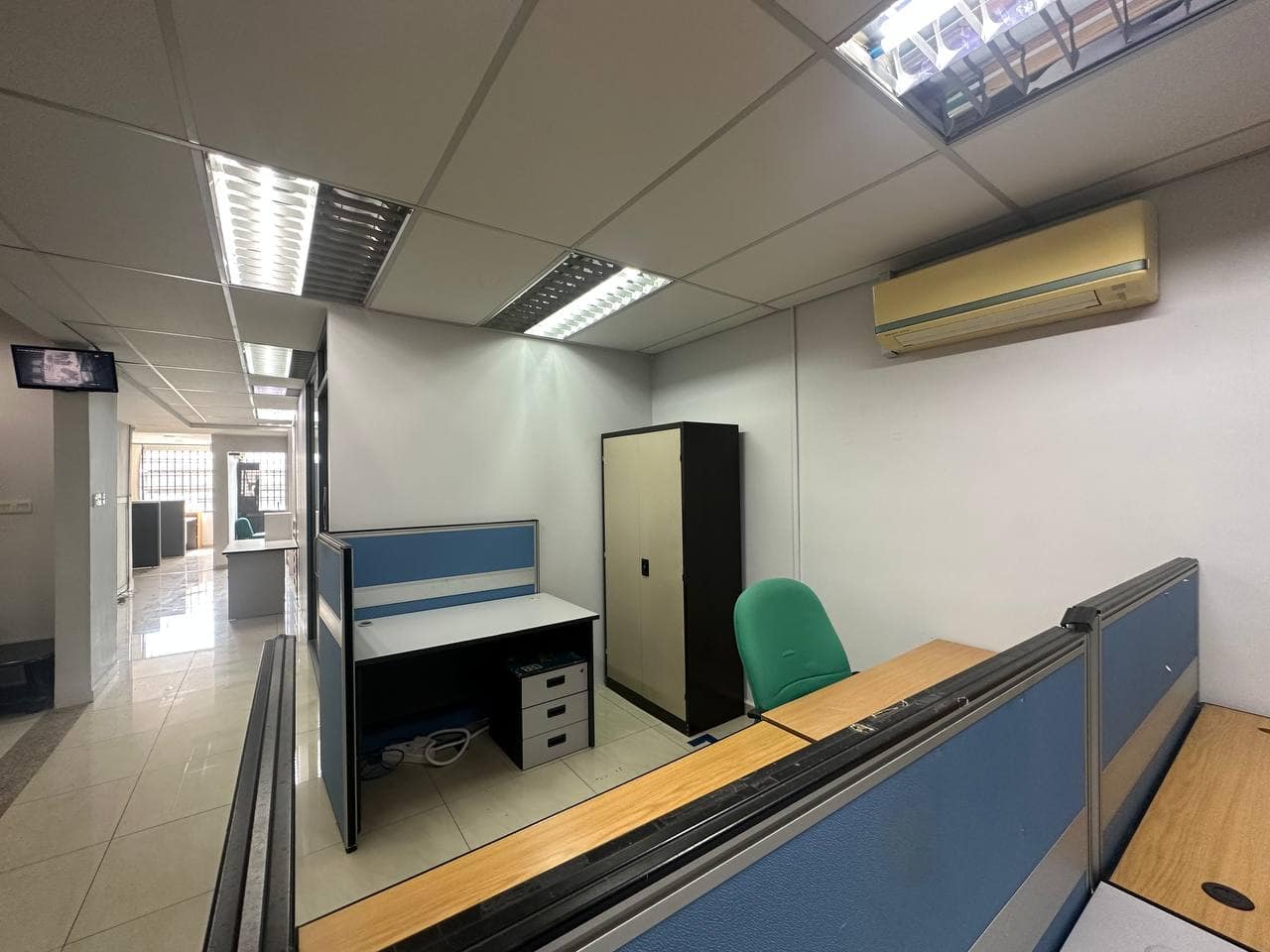 3-Storey Shoplot Taman Johor Jaya – photo 1