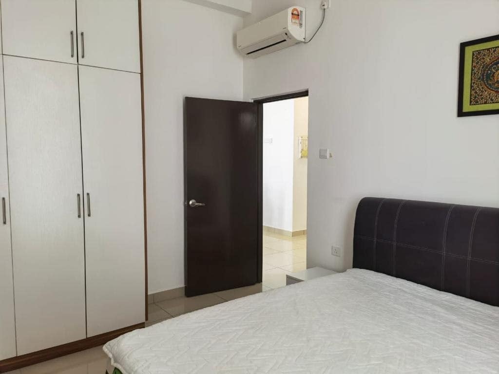 Condominium Larkin Condominium – photo 1
