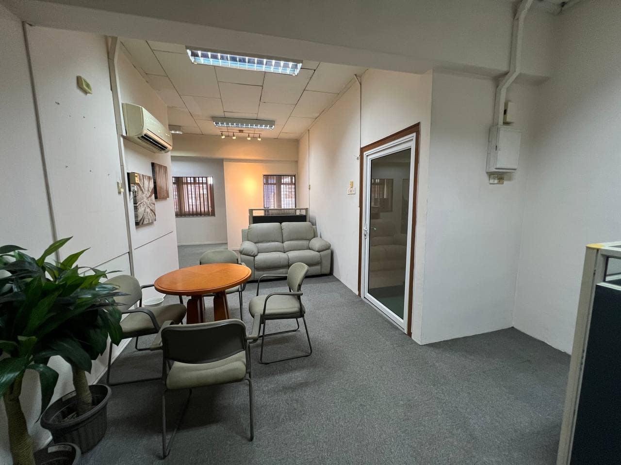 2-Storey Shoplot Taman Daya – photo 1