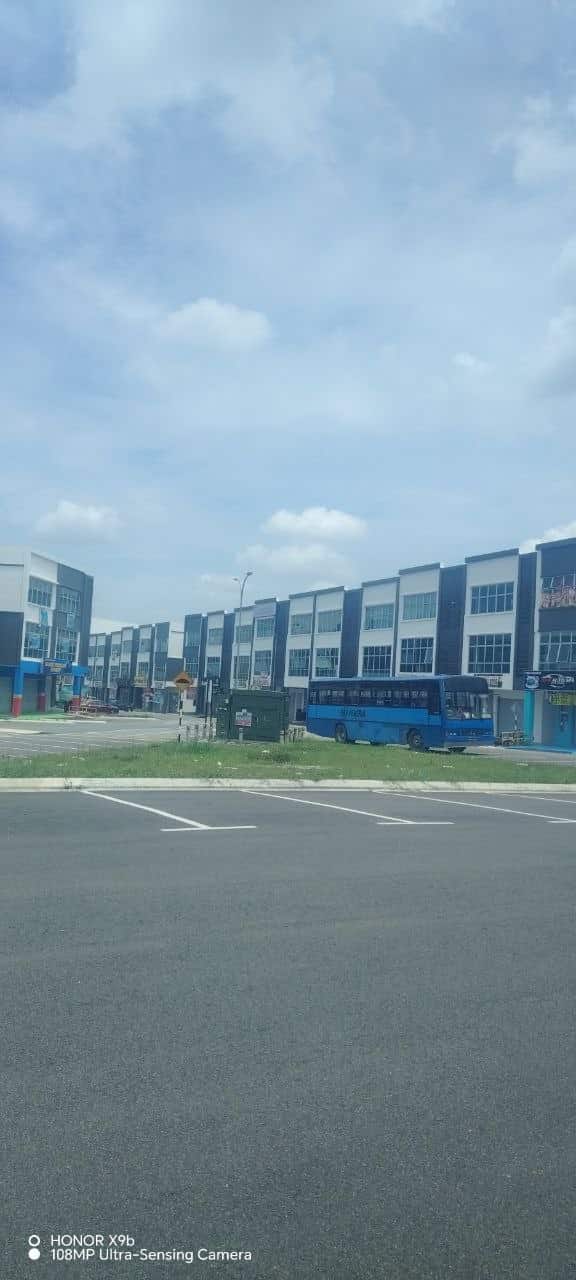 3-Storey Shop Lot Taman Puncak Tropicana