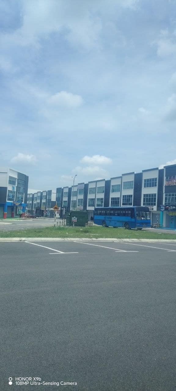 3-Storey Shop Lot Taman Puncak Tropicana – photo 1