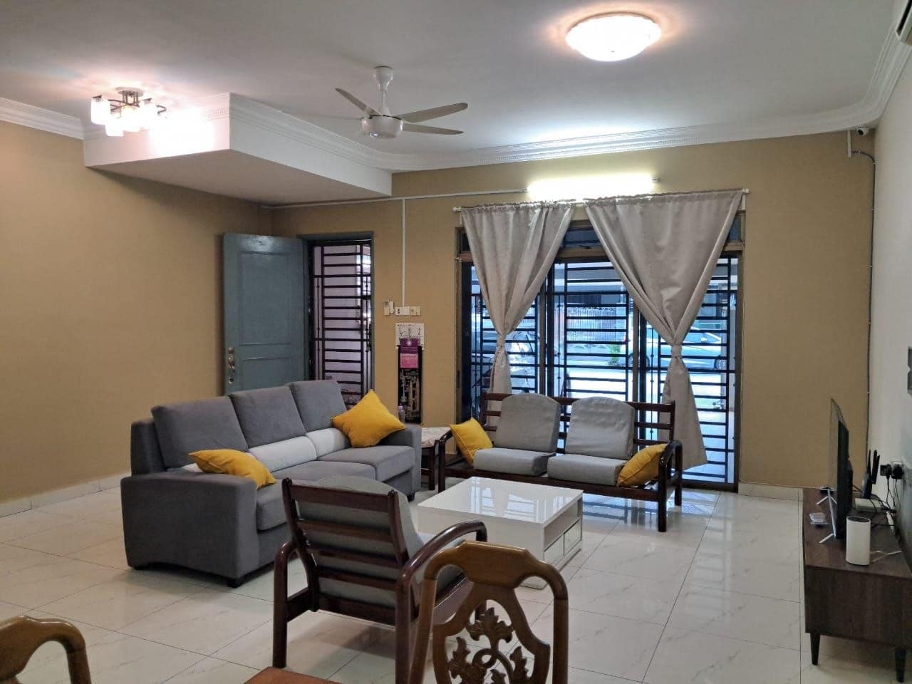 Double Storey Austin Boulevard – photo 1