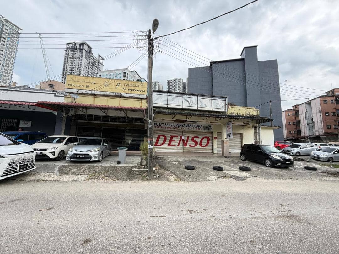 Single Storey Shop Corner & Intermediate Adjoining Jalan Lumba Kuda – photo 1