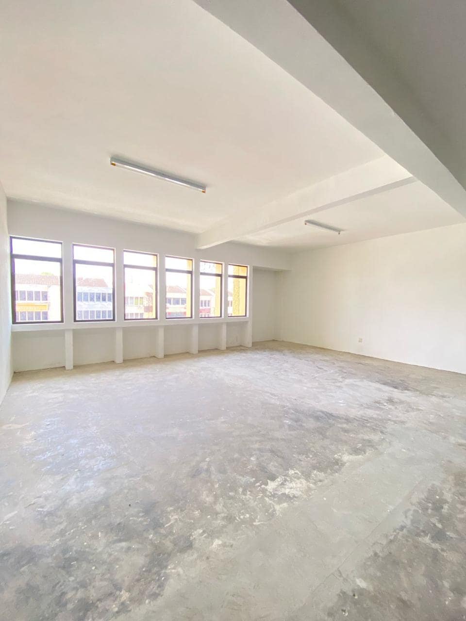 Three Storey Shoplot Jalan Perang – photo 1