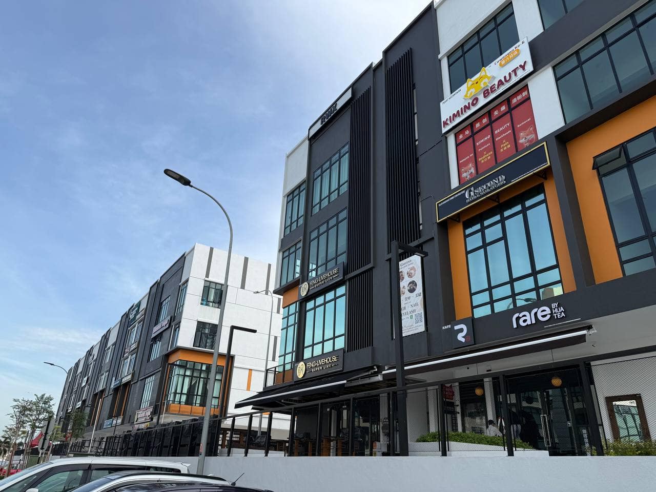 4-Storey Shoplot Pelangi Avenue – photo 1