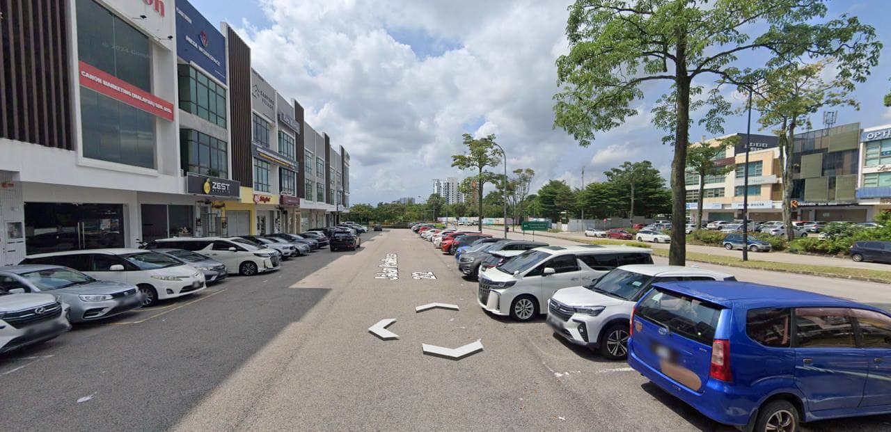 3 Storey Shop Lot Ponderosa Avenue – photo 1