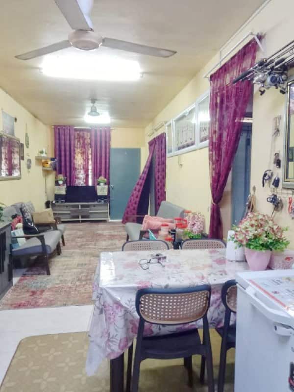 Low cost flat Tasek 64
