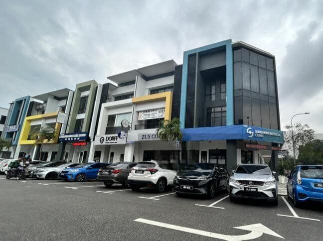3 Sty Shoplot Taman Molek – photo 1