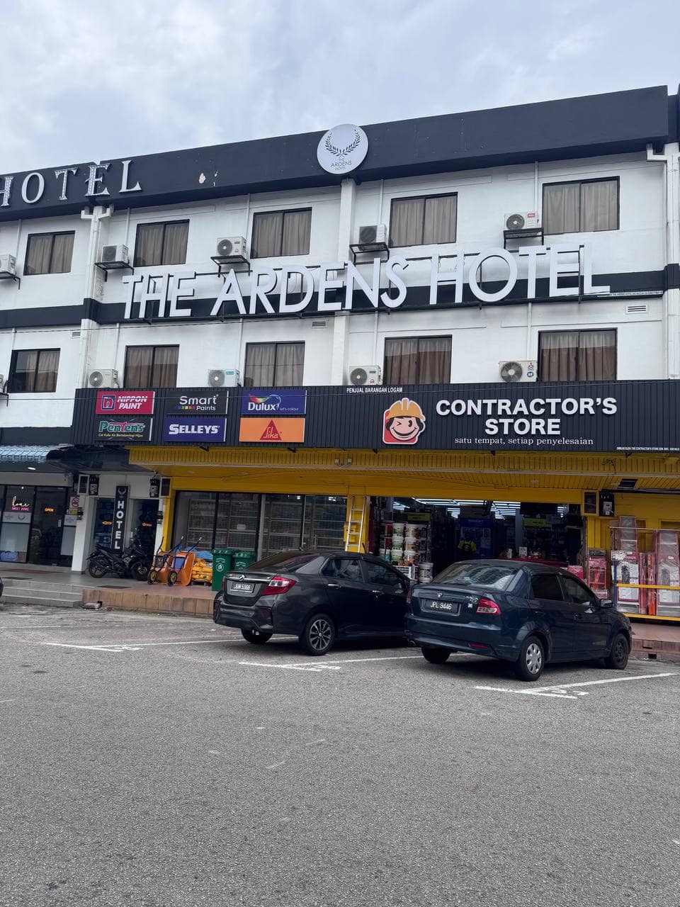 3-Storey Shoplot Johor Jaya – photo 1