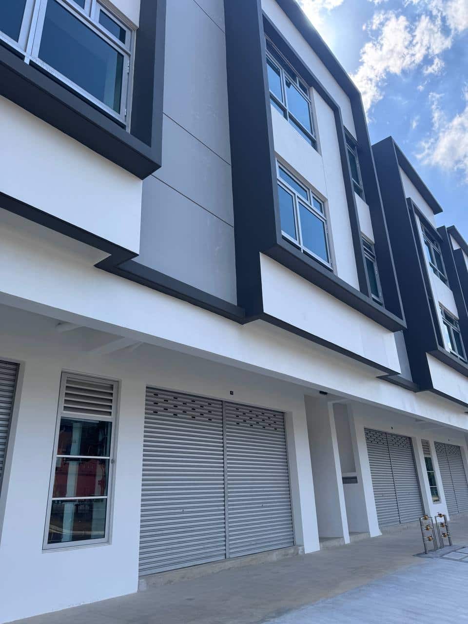 3 storey shoplot Adda Heights