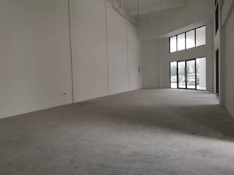 Corner lot shop Eco Palladium – photo 1