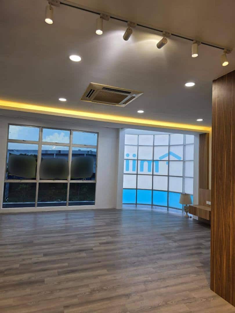 3 Storey Shop Lot Mutiara Mas