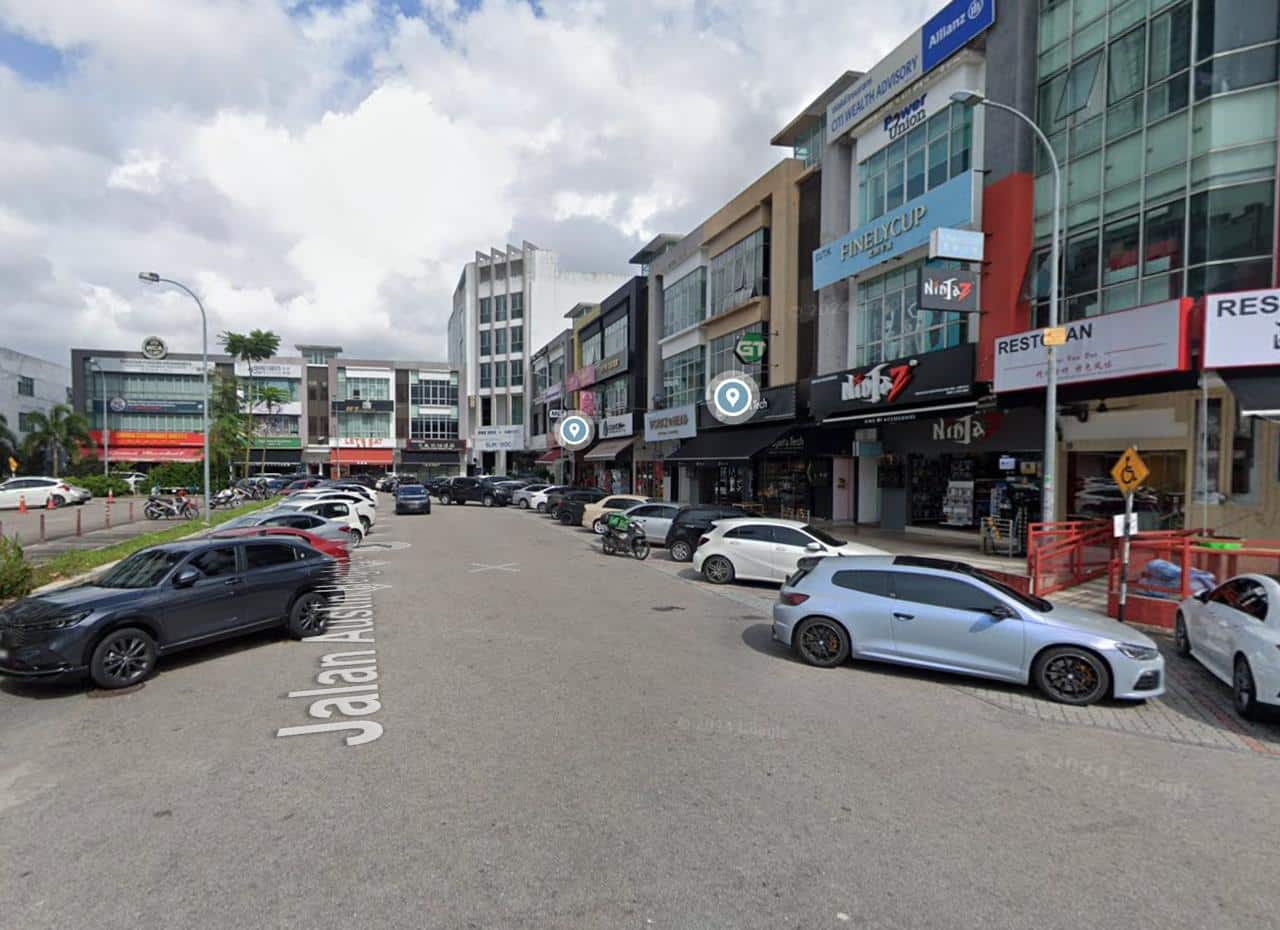 3 Storey shop lot Jalan Austin Heights 8/4