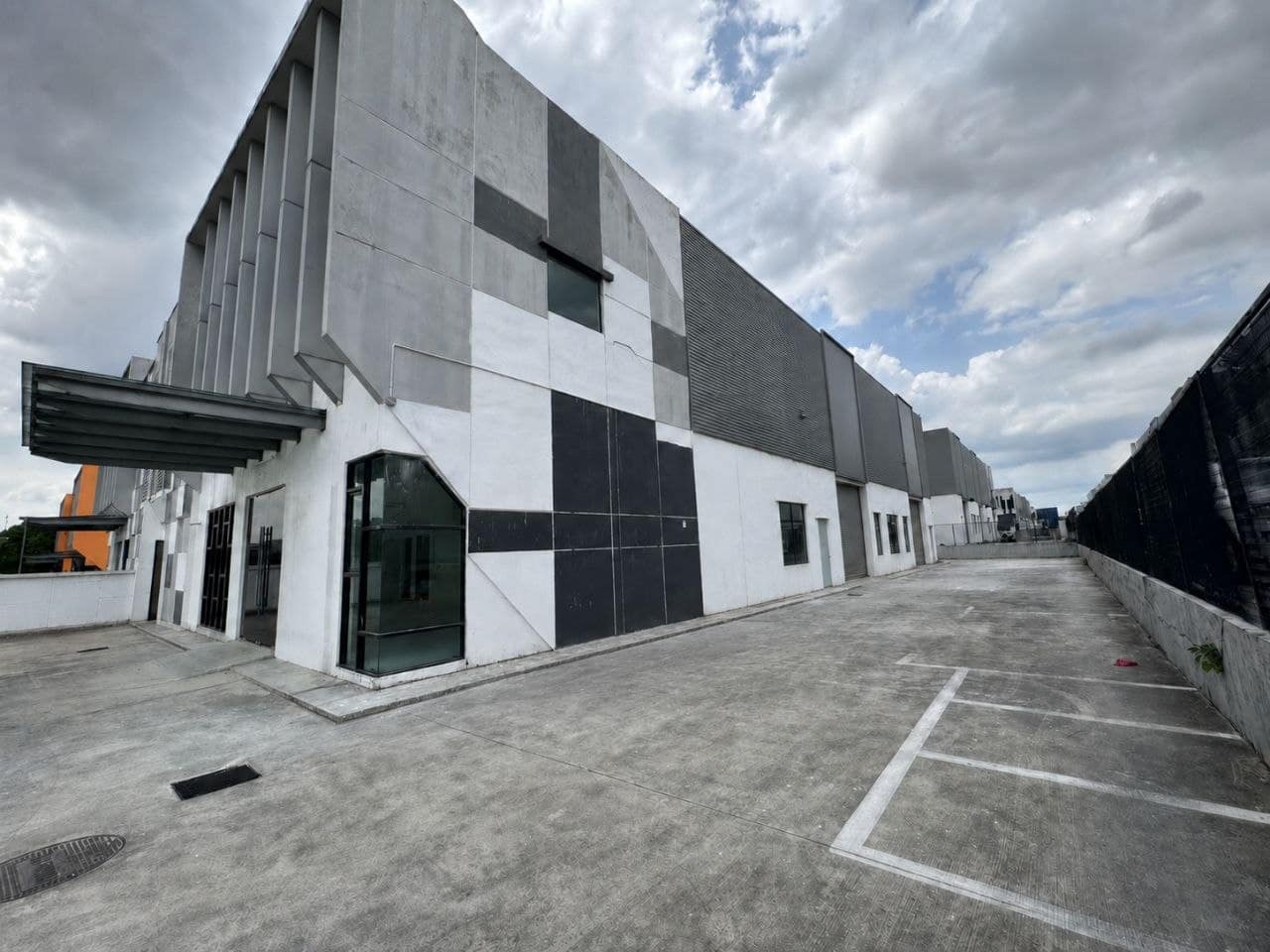 1.5 Storey Semi Detached Factory Taman Ekoperniagaan – photo 1