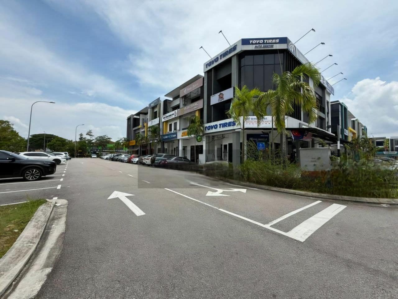 3-Storey Shoplot Taman Setia Indah – photo 1