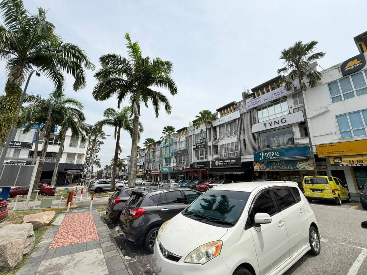 Ground Floor Shop Lot Sutera Utama – photo 1