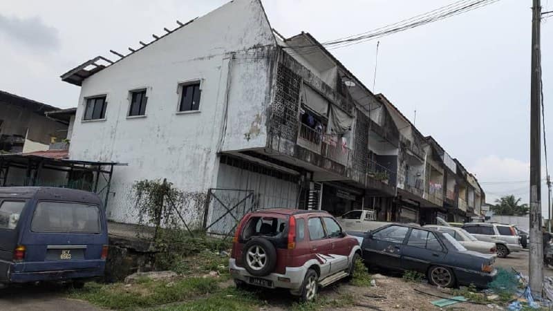 2-Storey Shoplot Tampoi – photo 1