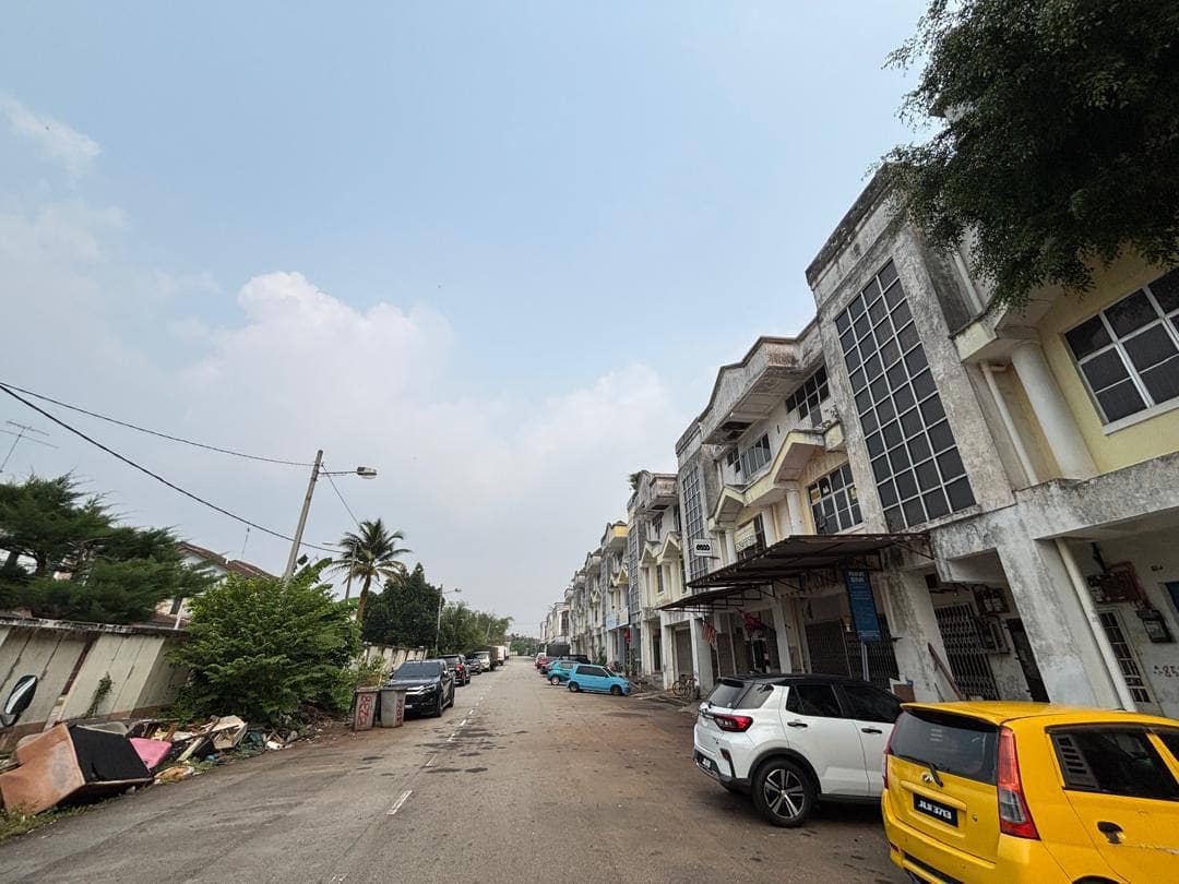 Ground Floor Commercial Unit Sri Putri 5 – photo 1
