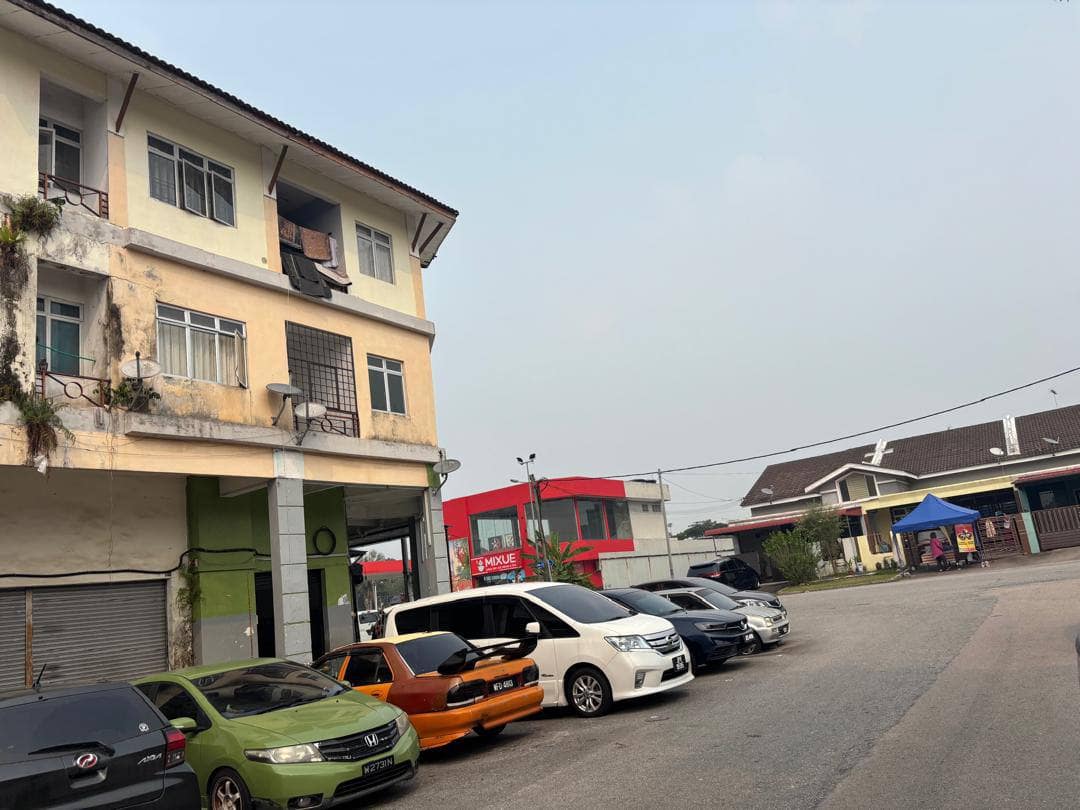 Ground Floor Commercial Unit Jalan Sri Putri 8/2, Kulai – photo 1