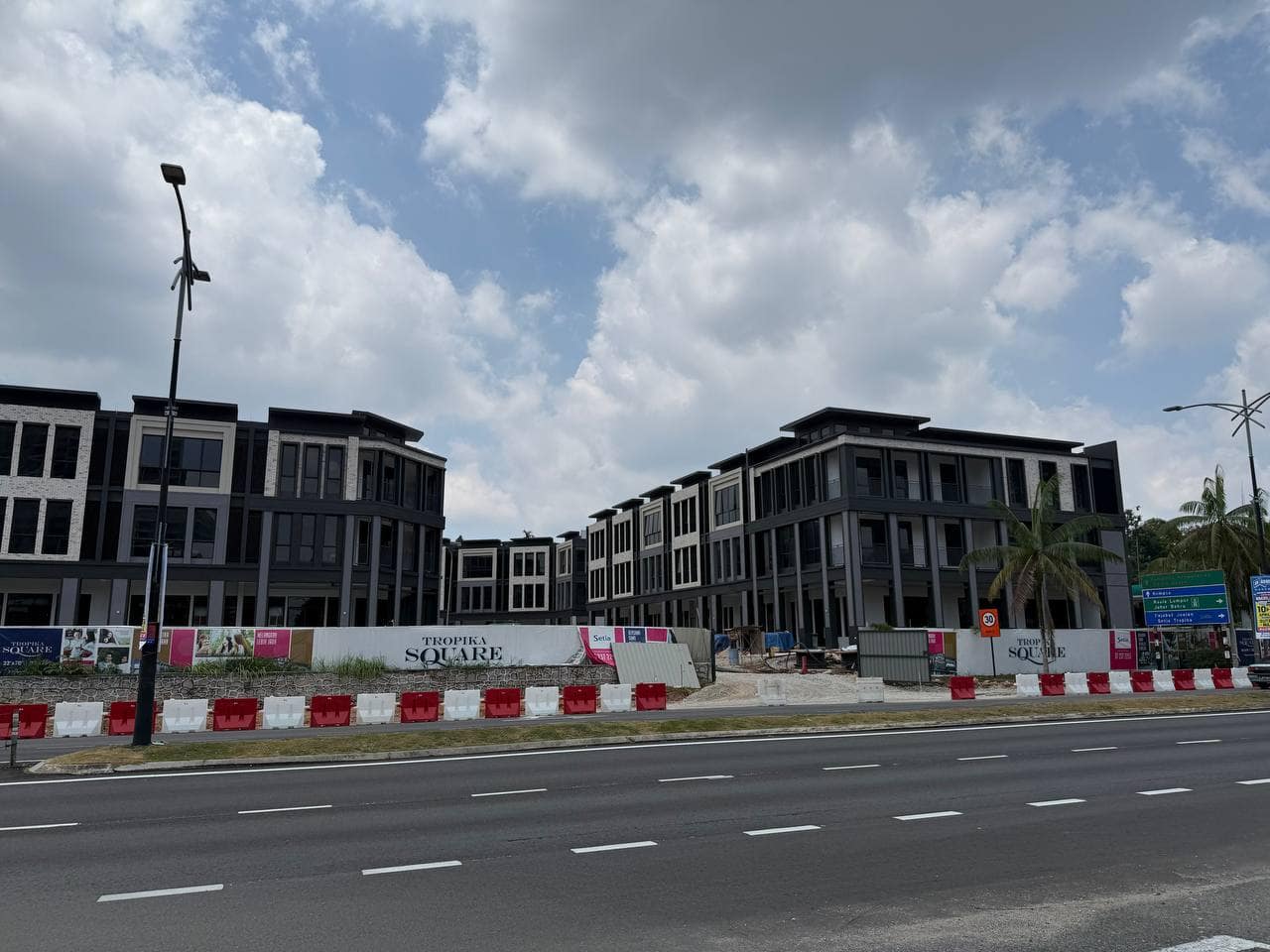 Taman Setia Tropika new shop FOR RENT
(2830)
-Tro… – photo 1