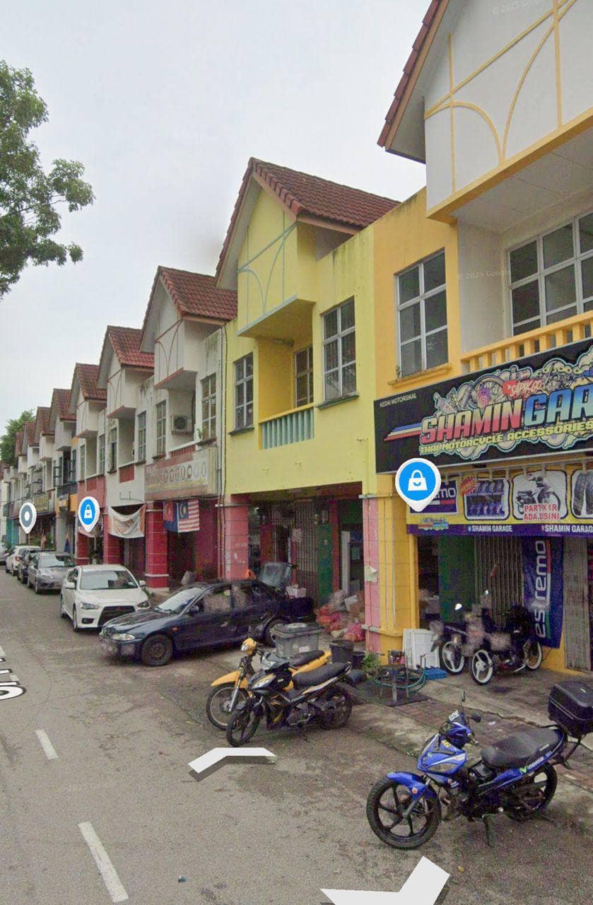 Double Storey Shop Lot Bandar Uda Utama – photo 1
