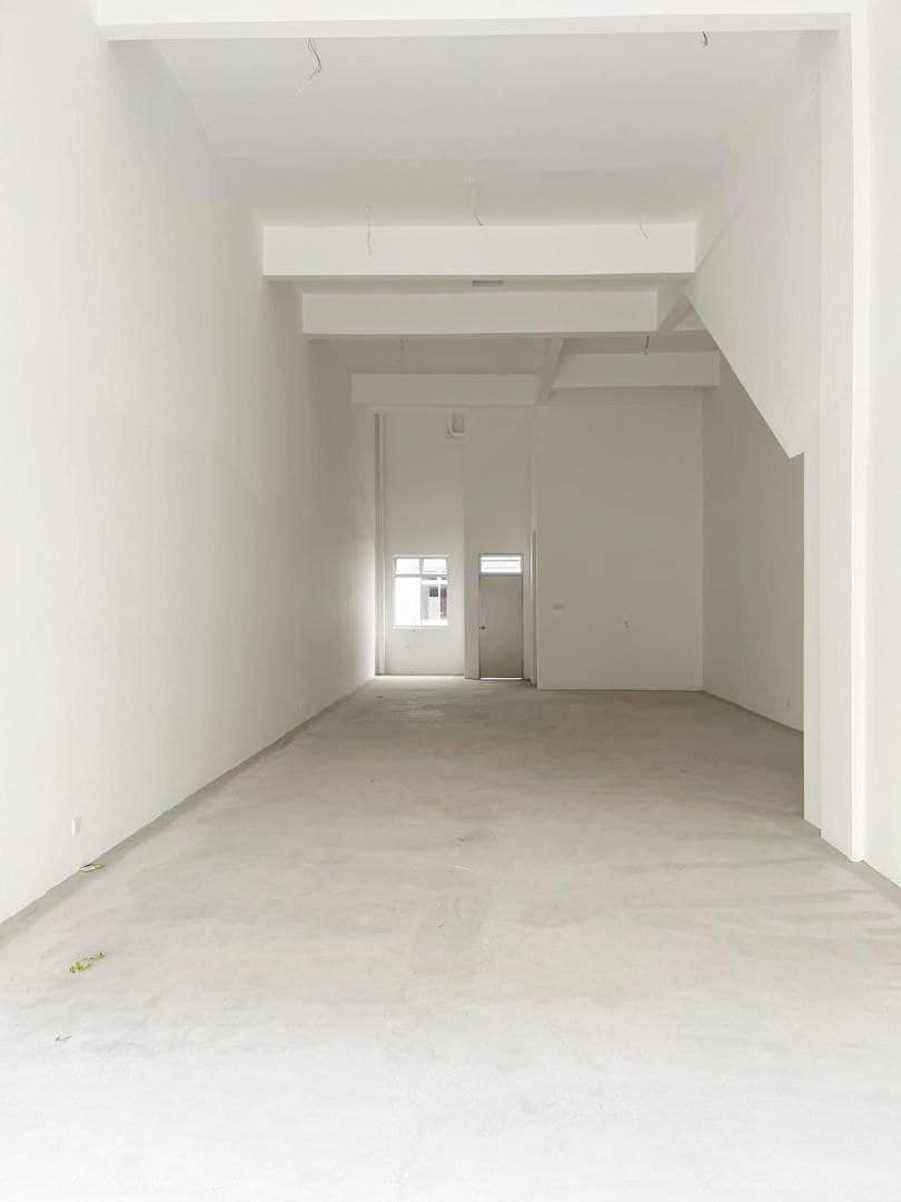 2-Storey Shoplot Mount Austin – photo 1