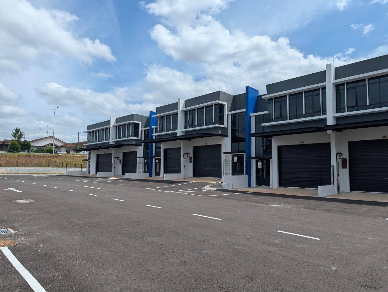Single Storey Terrace Factory Empire.Park Kulai – photo 1