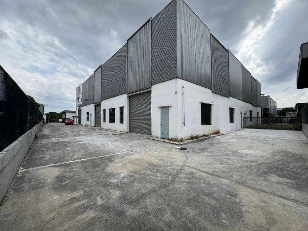 1.5 Storey Semi D Factory Eco Business Park 1@ Phase 1 – photo 1